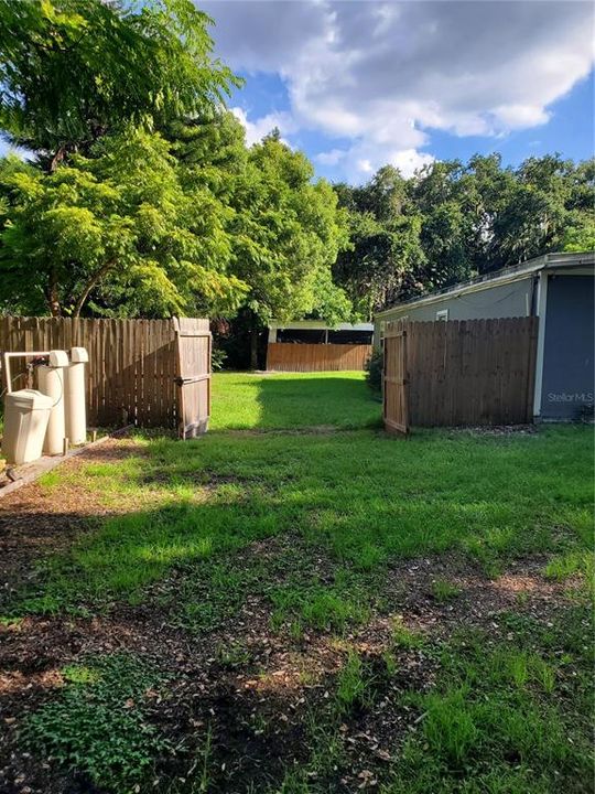 For Rent: $1,795 (5 beds, 2 baths, 2200 Square Feet)