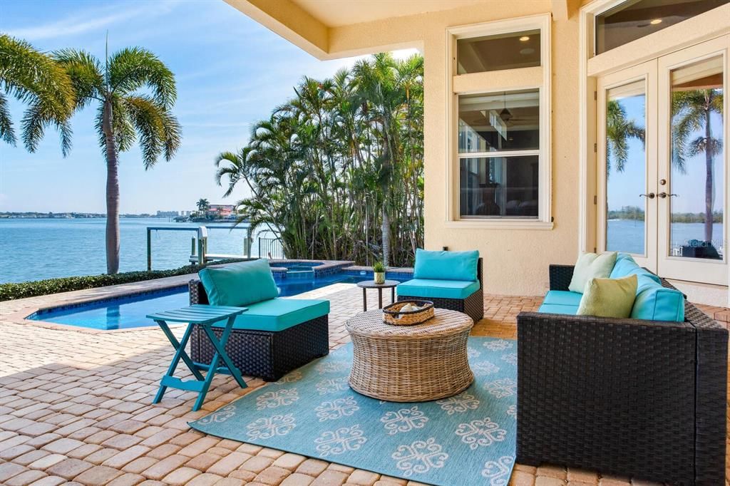 For Sale: $2,695,000 (4 beds, 3 baths, 4142 Square Feet)