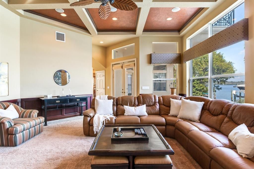 For Sale: $2,695,000 (4 beds, 3 baths, 4142 Square Feet)