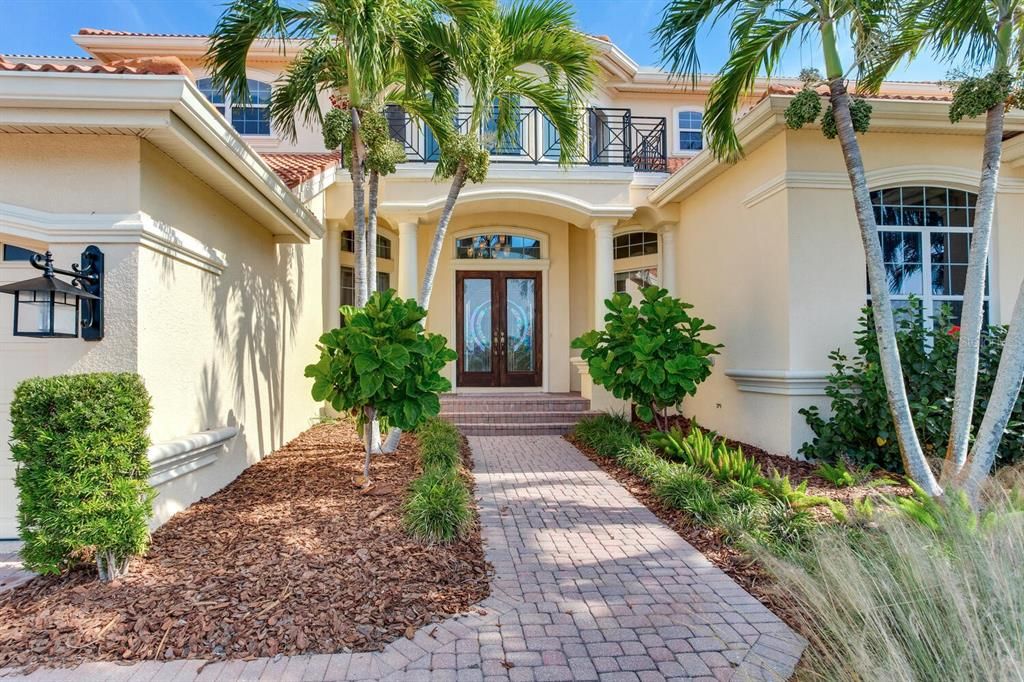 For Sale: $2,695,000 (4 beds, 3 baths, 4142 Square Feet)