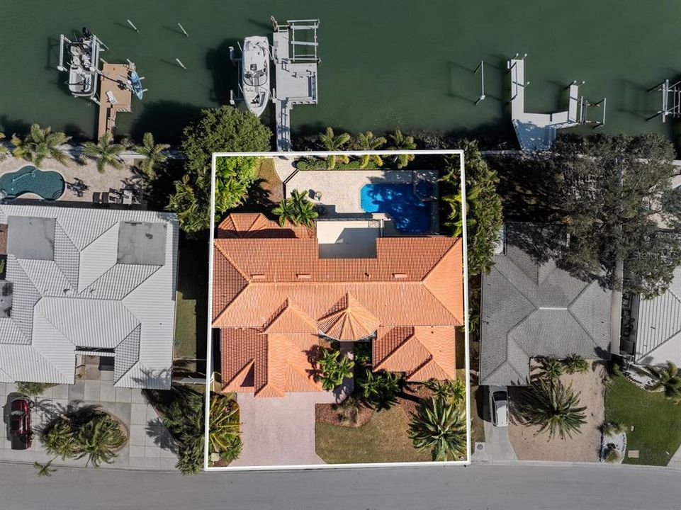 For Sale: $2,695,000 (4 beds, 3 baths, 4142 Square Feet)