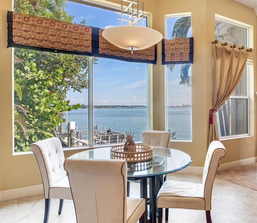 For Sale: $2,695,000 (4 beds, 3 baths, 4142 Square Feet)