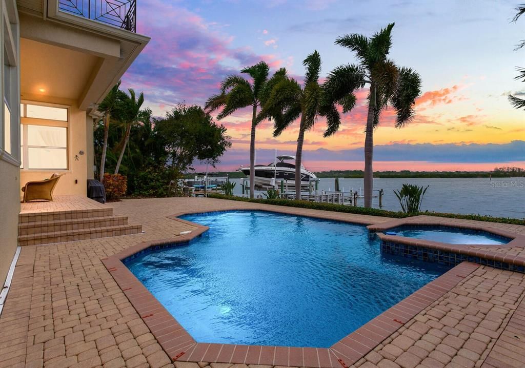 For Sale: $2,695,000 (4 beds, 3 baths, 4142 Square Feet)