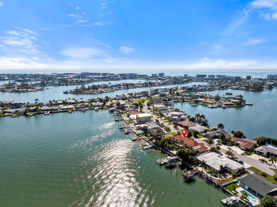 For Sale: $2,695,000 (4 beds, 3 baths, 4142 Square Feet)