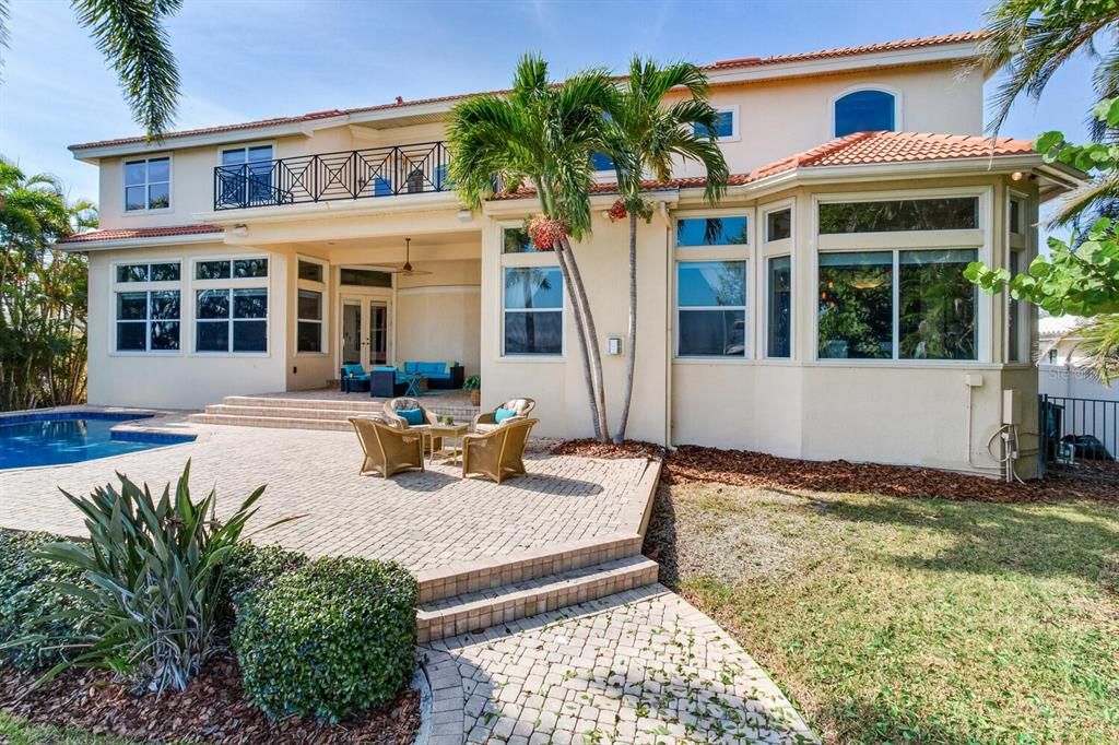 For Sale: $2,695,000 (4 beds, 3 baths, 4142 Square Feet)