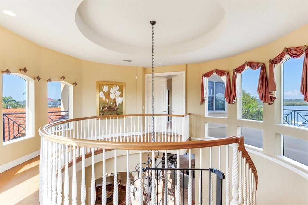 For Sale: $2,695,000 (4 beds, 3 baths, 4142 Square Feet)