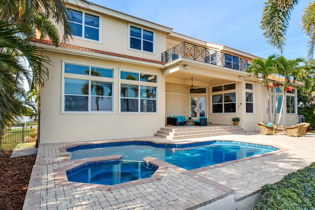 For Sale: $2,695,000 (4 beds, 3 baths, 4142 Square Feet)