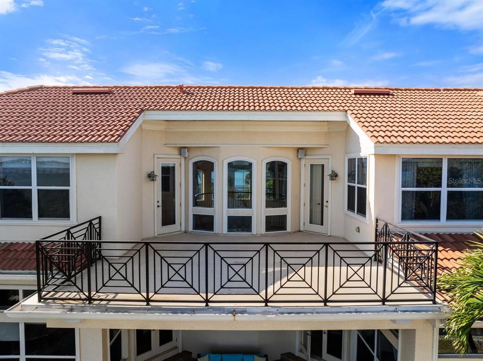 For Sale: $2,695,000 (4 beds, 3 baths, 4142 Square Feet)