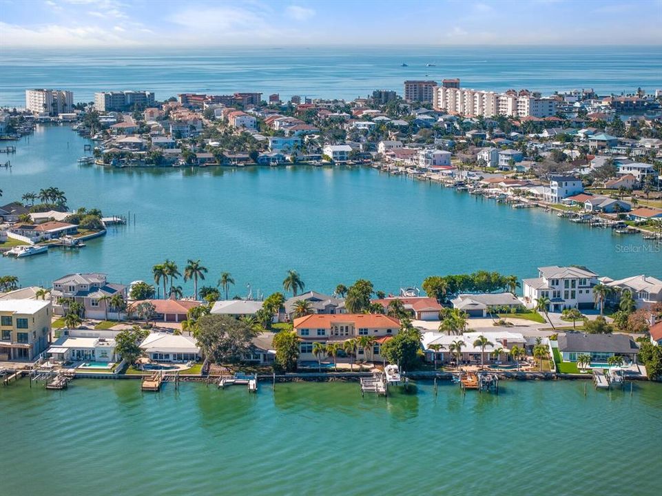 For Sale: $2,695,000 (4 beds, 3 baths, 4142 Square Feet)