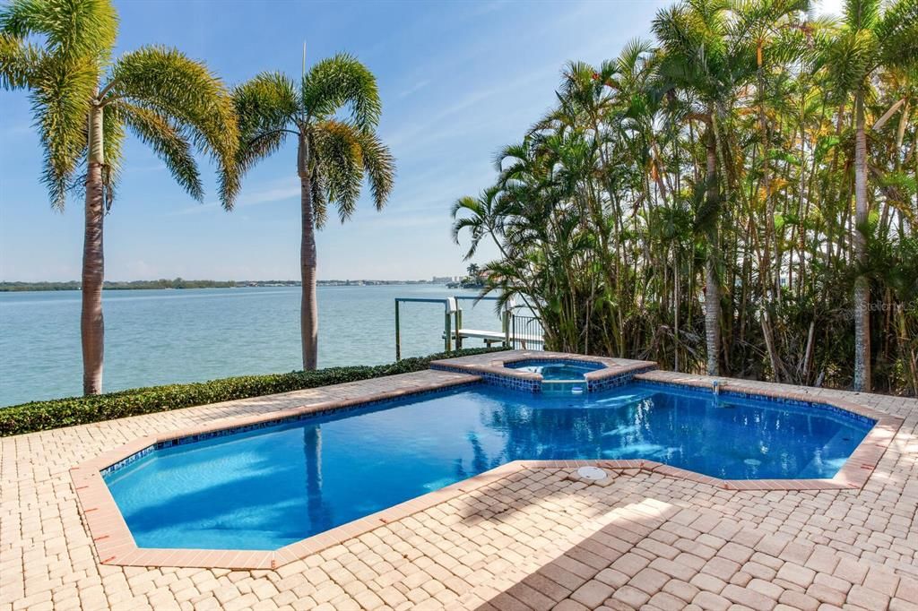 For Sale: $2,695,000 (4 beds, 3 baths, 4142 Square Feet)