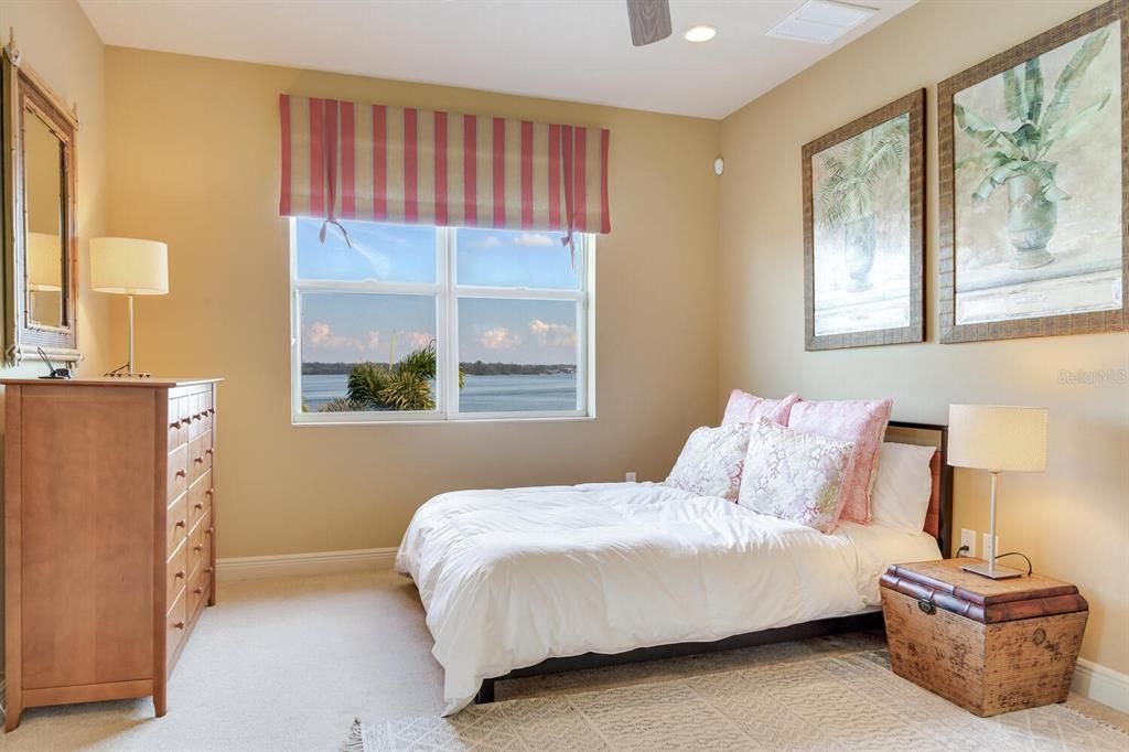 For Sale: $2,695,000 (4 beds, 3 baths, 4142 Square Feet)