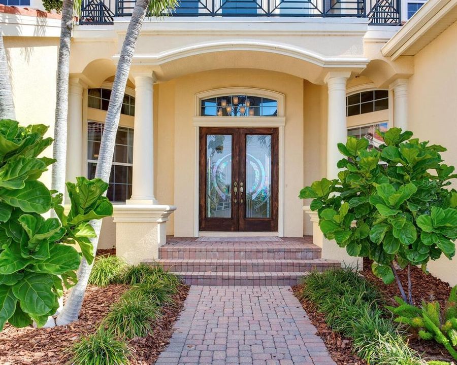 For Sale: $2,695,000 (4 beds, 3 baths, 4142 Square Feet)