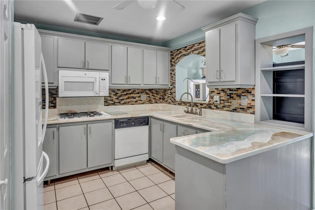 For Sale: $260,000 (3 beds, 2 baths, 1278 Square Feet)
