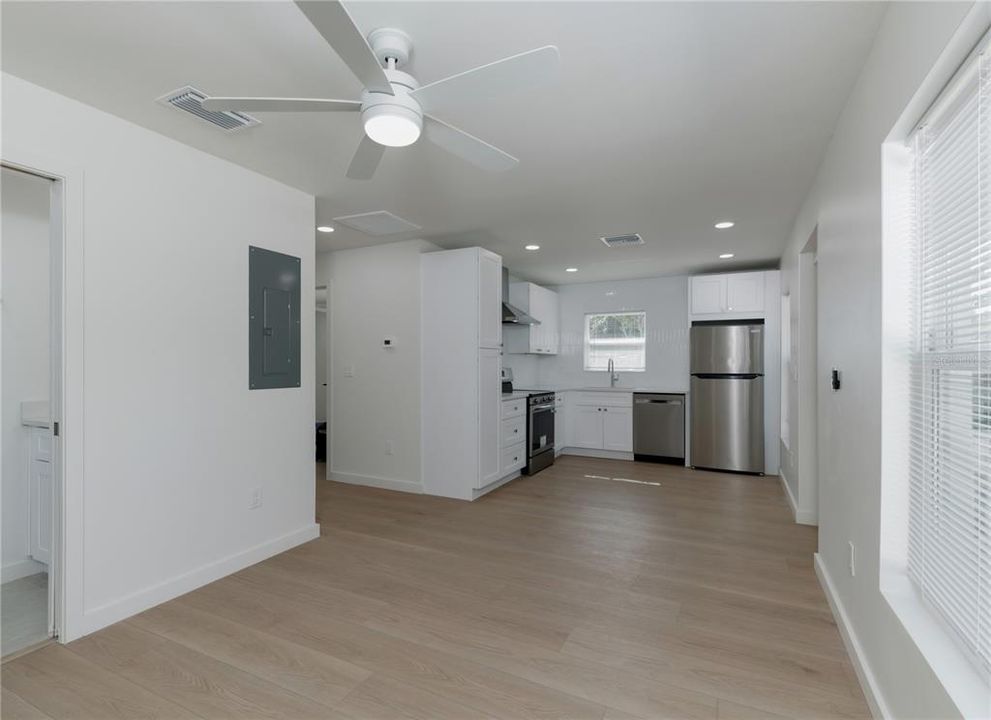 For Rent: $2,300 (2 beds, 2 baths, 728 Square Feet)