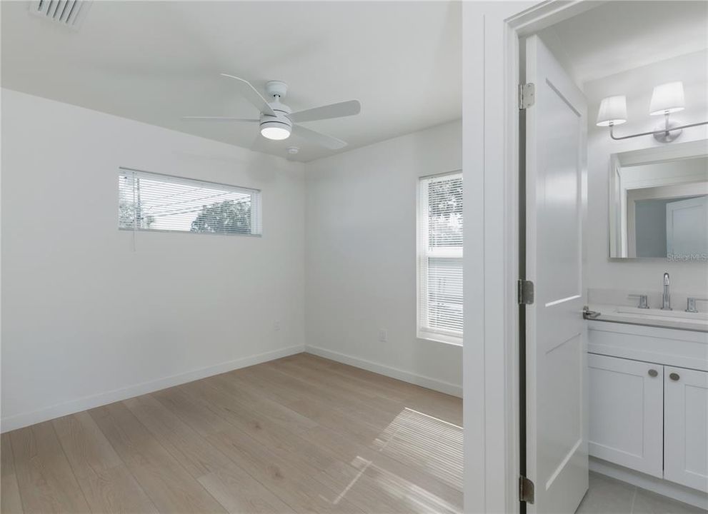 For Rent: $2,300 (2 beds, 2 baths, 728 Square Feet)