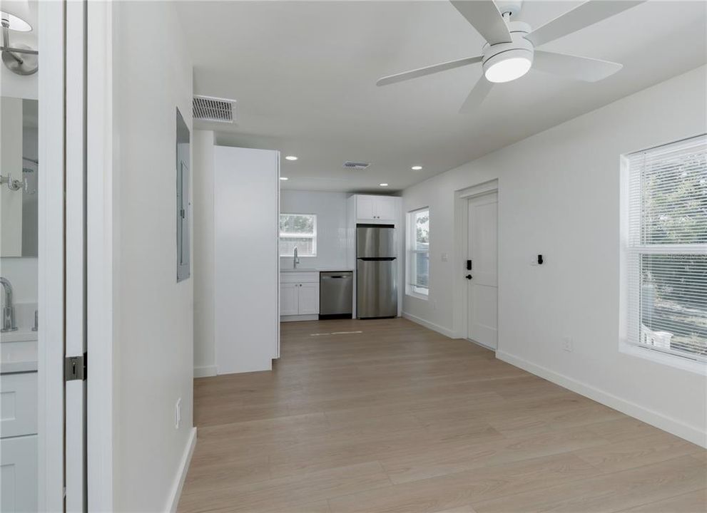 For Rent: $2,300 (2 beds, 2 baths, 728 Square Feet)