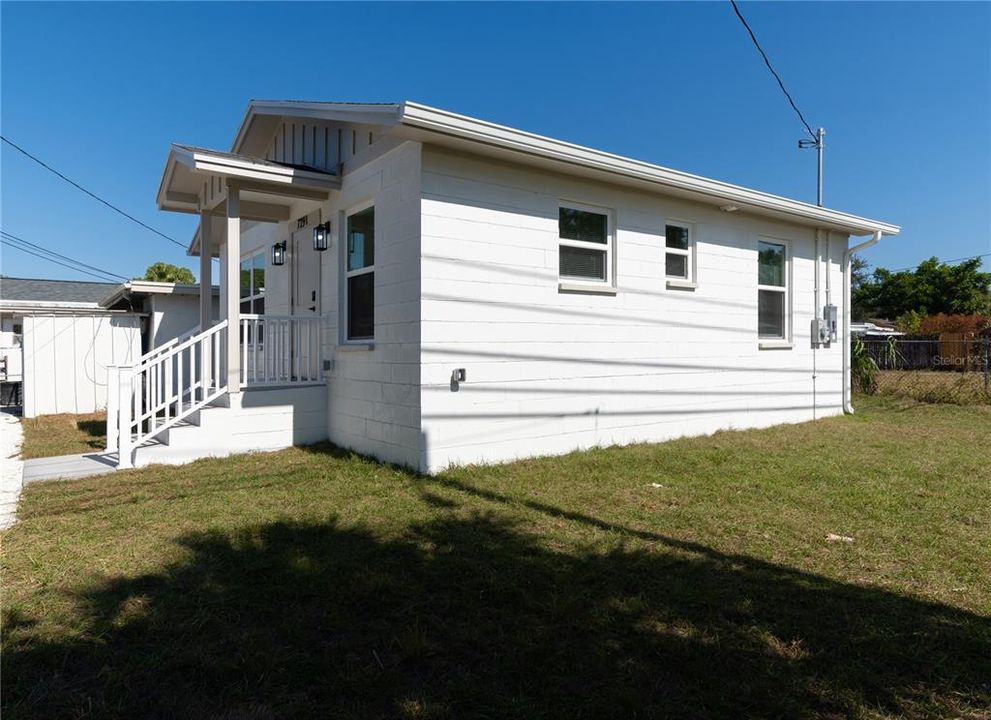 For Rent: $2,300 (2 beds, 2 baths, 728 Square Feet)