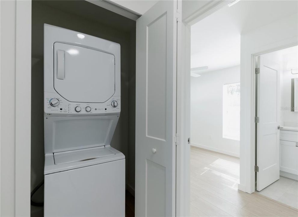 For Rent: $2,300 (2 beds, 2 baths, 728 Square Feet)