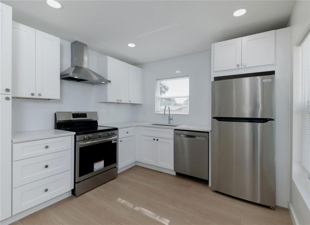 For Rent: $2,300 (2 beds, 2 baths, 728 Square Feet)