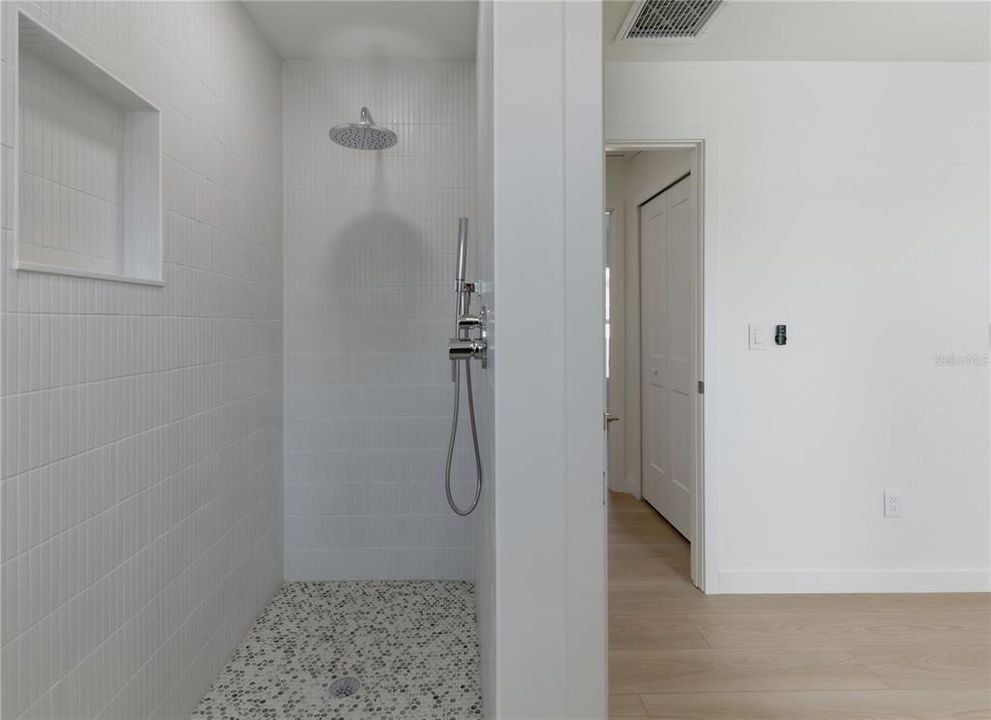 For Rent: $2,300 (2 beds, 2 baths, 728 Square Feet)