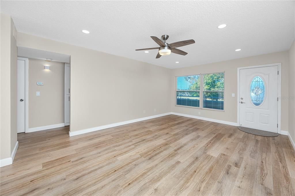 En Venta: $186,000 (2 camas, 2 baños, 1100 Pies cuadrados)