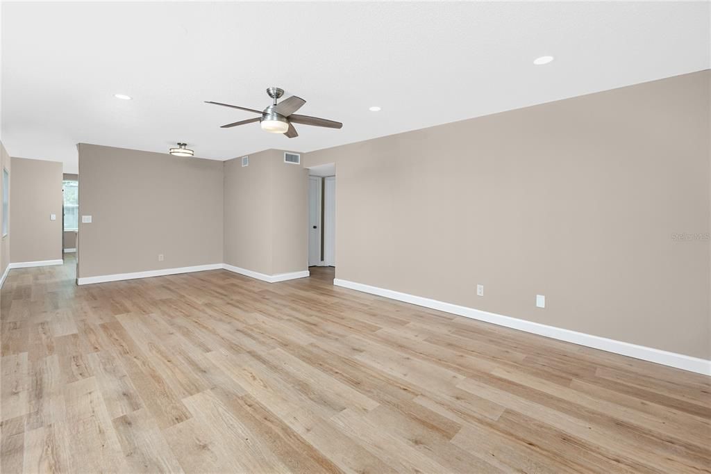 En Venta: $186,000 (2 camas, 2 baños, 1100 Pies cuadrados)