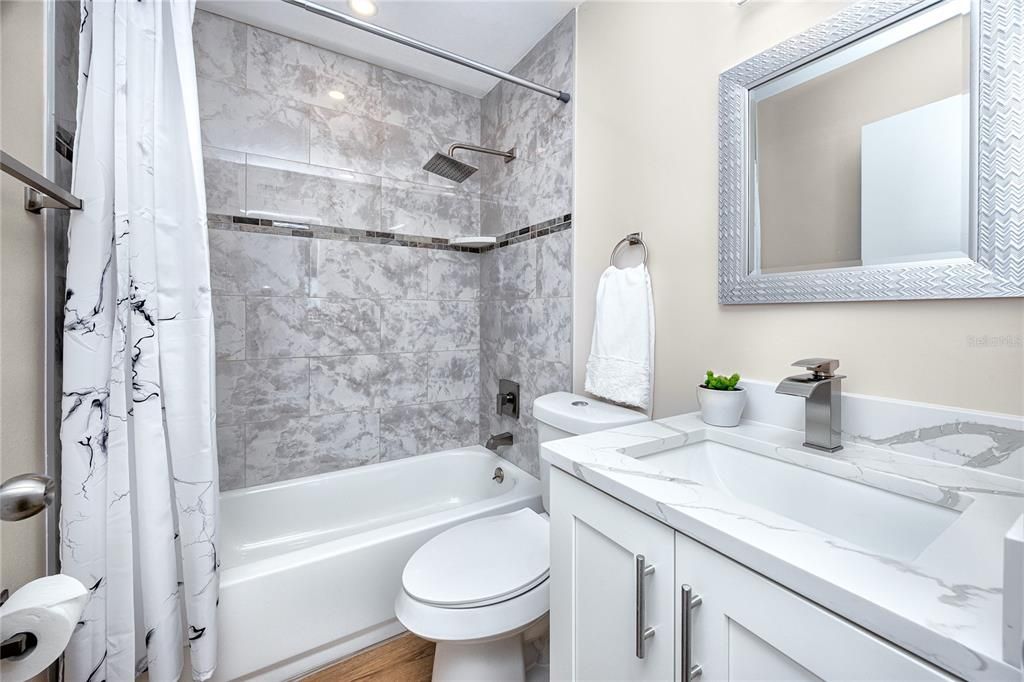 En Venta: $186,000 (2 camas, 2 baños, 1100 Pies cuadrados)