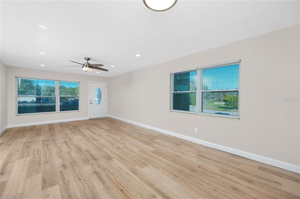 En Venta: $186,000 (2 camas, 2 baños, 1100 Pies cuadrados)