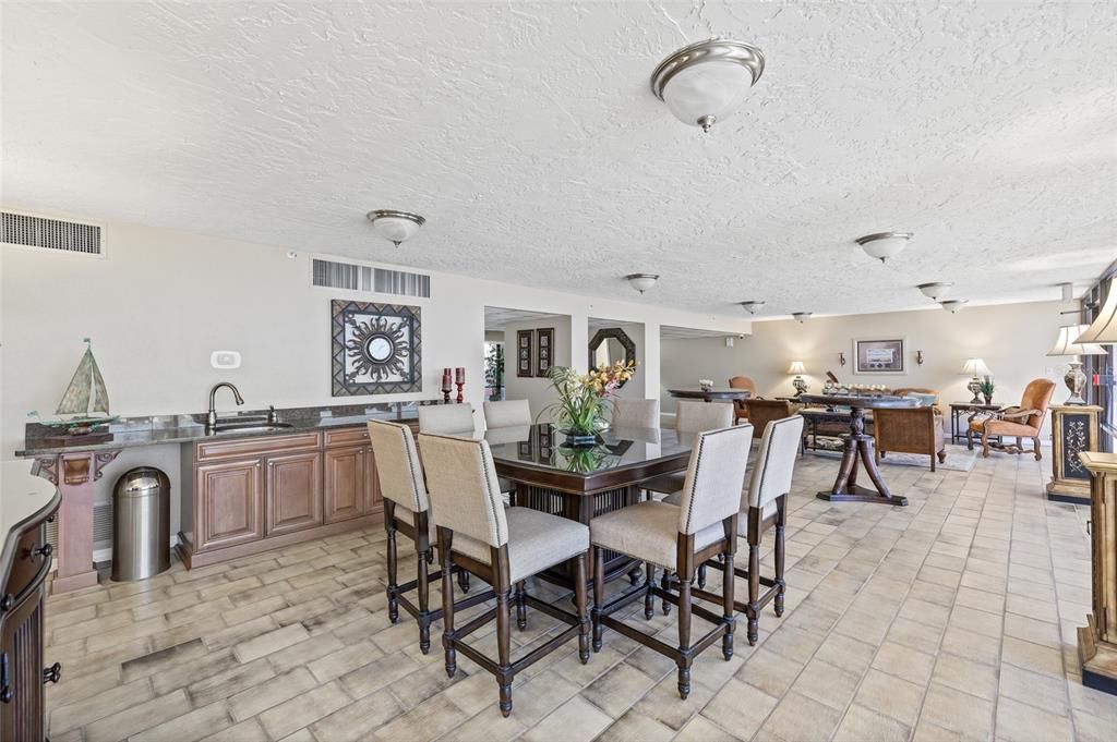 待售: $895,000 (2 贝兹, 2 浴室, 1165 平方英尺)