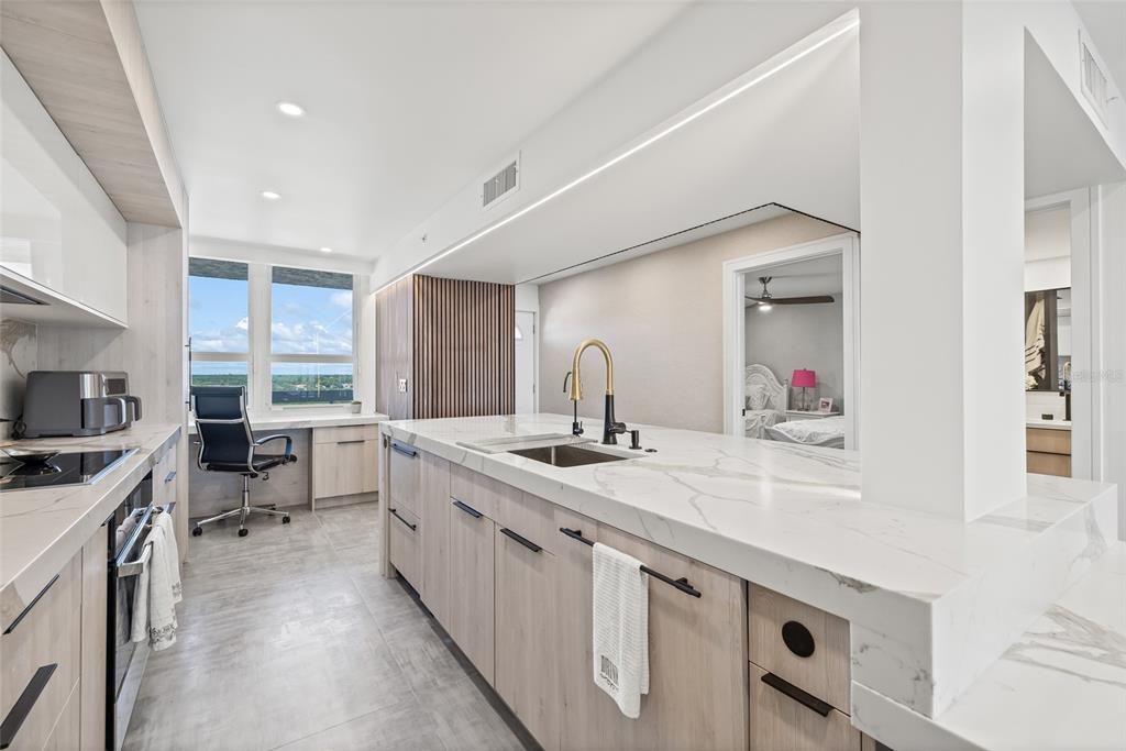 待售: $895,000 (2 贝兹, 2 浴室, 1165 平方英尺)