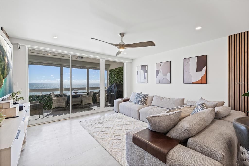 待售: $895,000 (2 贝兹, 2 浴室, 1165 平方英尺)