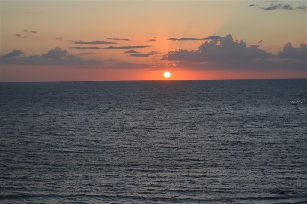 待售: $895,000 (2 贝兹, 2 浴室, 1165 平方英尺)