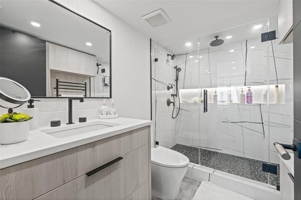 待售: $895,000 (2 贝兹, 2 浴室, 1165 平方英尺)