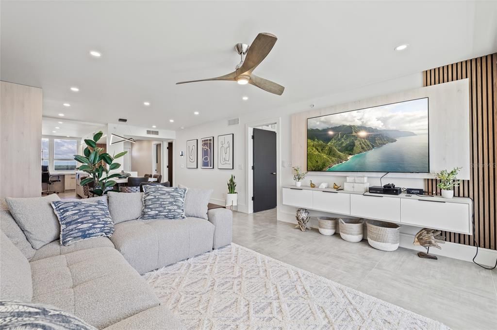 待售: $895,000 (2 贝兹, 2 浴室, 1165 平方英尺)