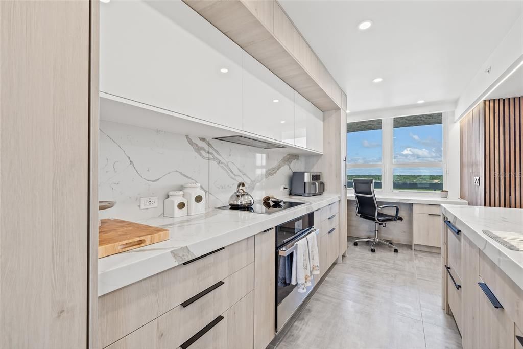 待售: $895,000 (2 贝兹, 2 浴室, 1165 平方英尺)