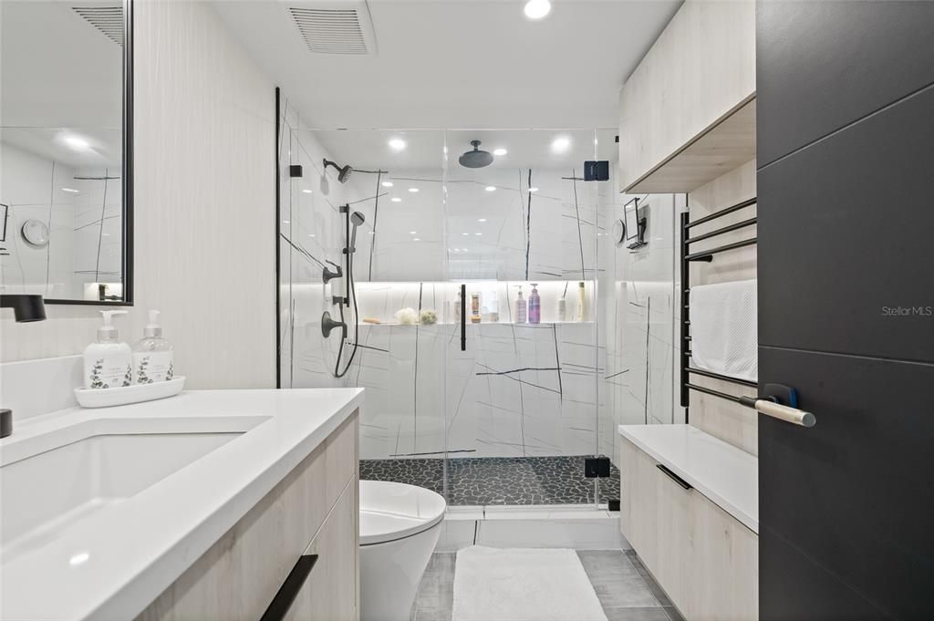 待售: $895,000 (2 贝兹, 2 浴室, 1165 平方英尺)