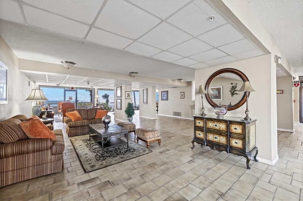 待售: $895,000 (2 贝兹, 2 浴室, 1165 平方英尺)