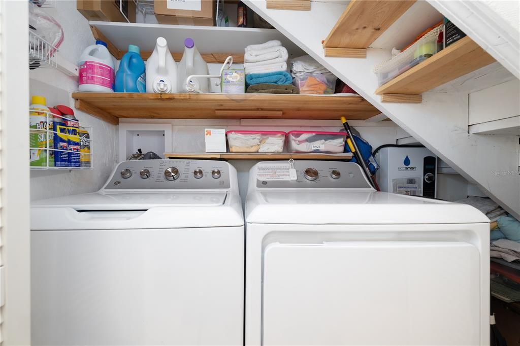 待售: $355,000 (2 贝兹, 1 浴室, 1190 平方英尺)