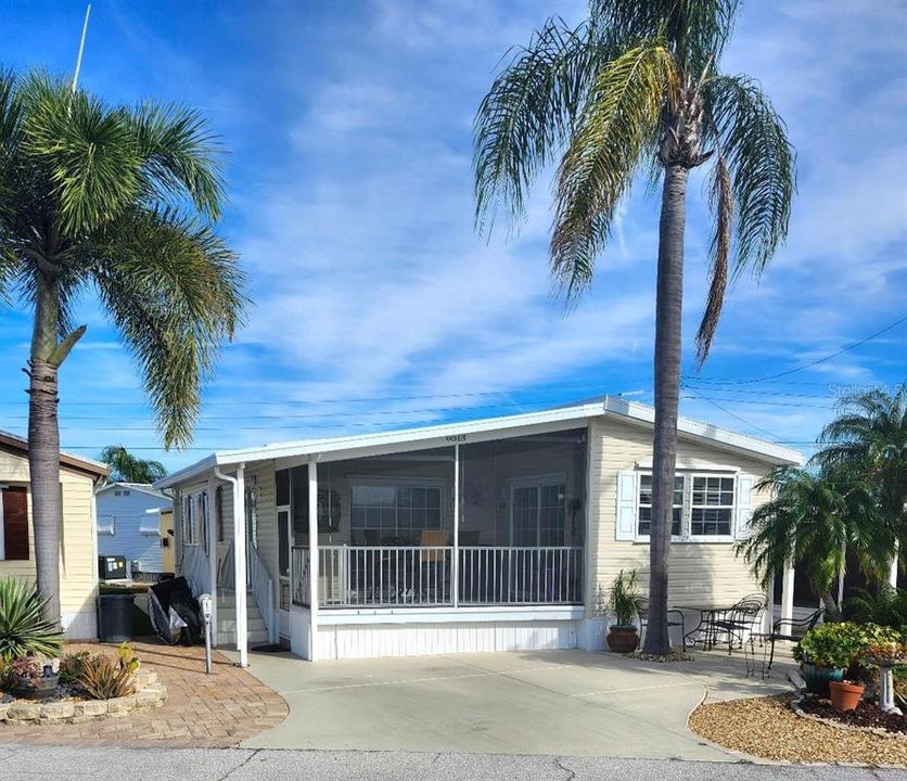 For Sale: $235,000 (2 beds, 2 baths, 1020 Square Feet)