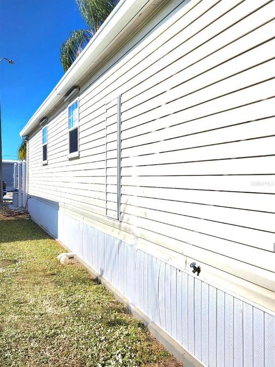 For Sale: $235,000 (2 beds, 2 baths, 1020 Square Feet)