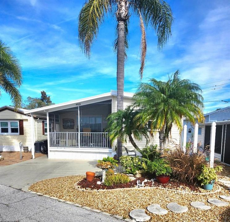 For Sale: $235,000 (2 beds, 2 baths, 1020 Square Feet)