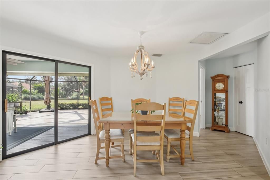 Active With Contract: $464,900 (3 beds, 2 baths, 1822 Square Feet)