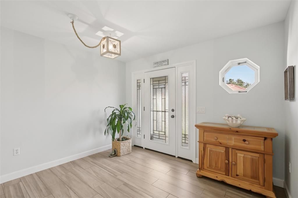 Active With Contract: $464,900 (3 beds, 2 baths, 1822 Square Feet)