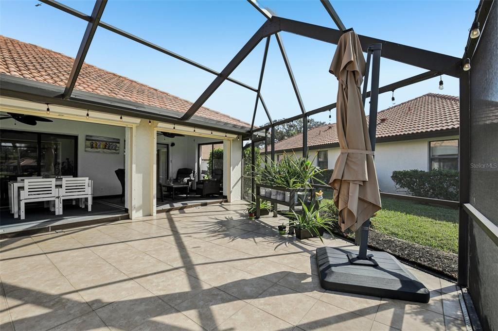 Active With Contract: $464,900 (3 beds, 2 baths, 1822 Square Feet)