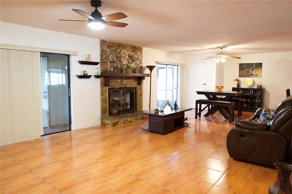 待售: $480,000 (3 贝兹, 2 浴室, 1700 平方英尺)