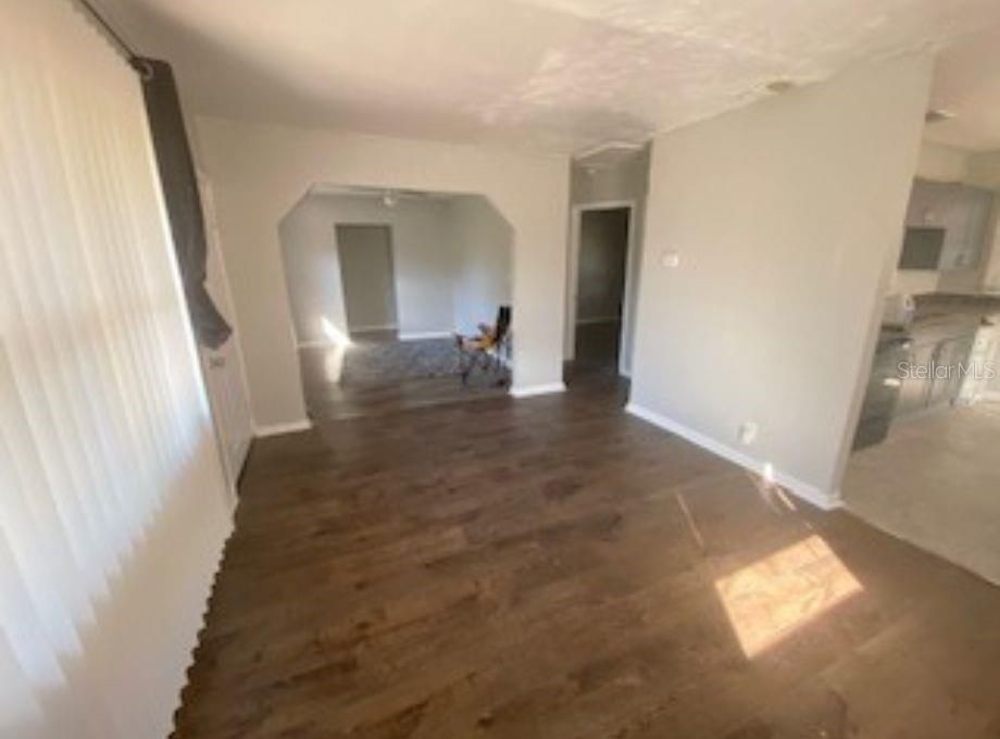 На продажу: $215,000 (3 спален, 1 ванн, 1000 Квадратных фут)