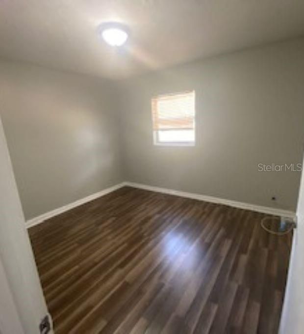 На продажу: $215,000 (3 спален, 1 ванн, 1000 Квадратных фут)