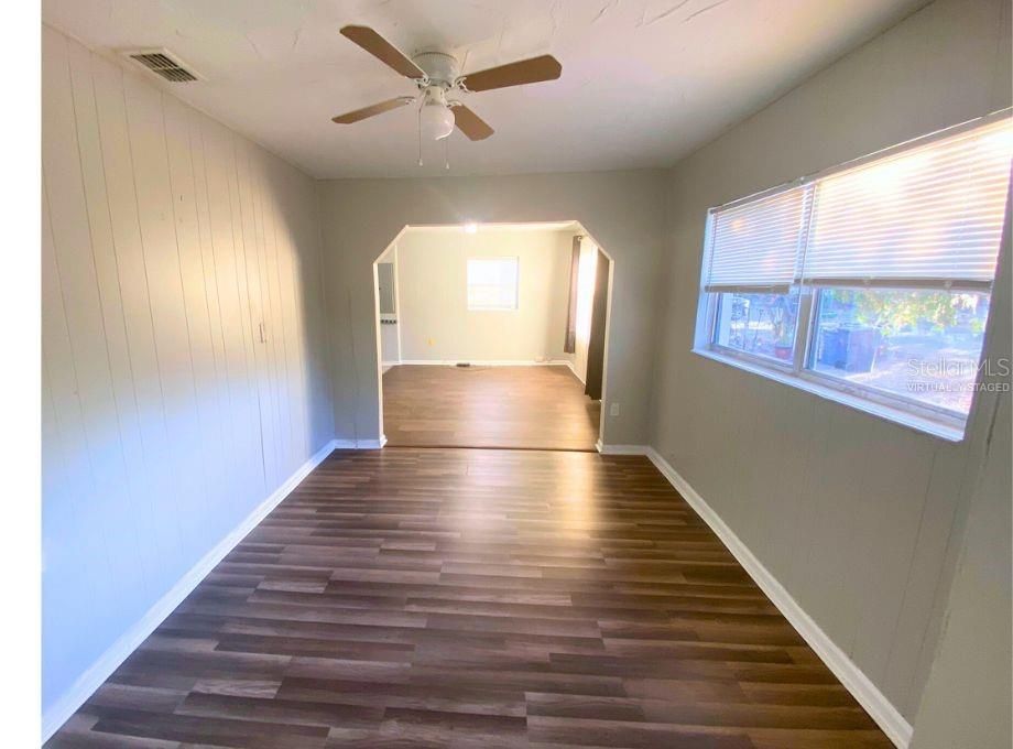 На продажу: $215,000 (3 спален, 1 ванн, 1000 Квадратных фут)