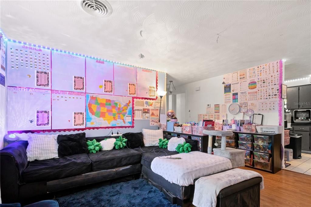 For Sale: $245,000 (3 beds, 0 baths, 1352 Square Feet)