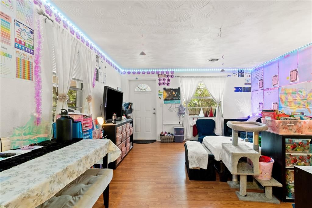 For Sale: $245,000 (3 beds, 0 baths, 1352 Square Feet)